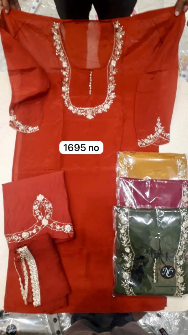 Navkriti Organza Top Pure Chiffon Dupatta Unstitched Suits